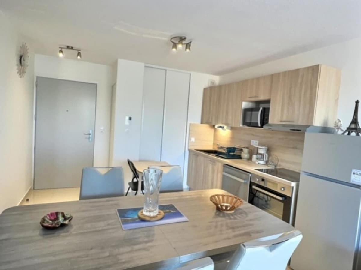 A 150M De La Plage - Coquet Appartement Pour 4 Personnes Vias Εξωτερικό φωτογραφία
